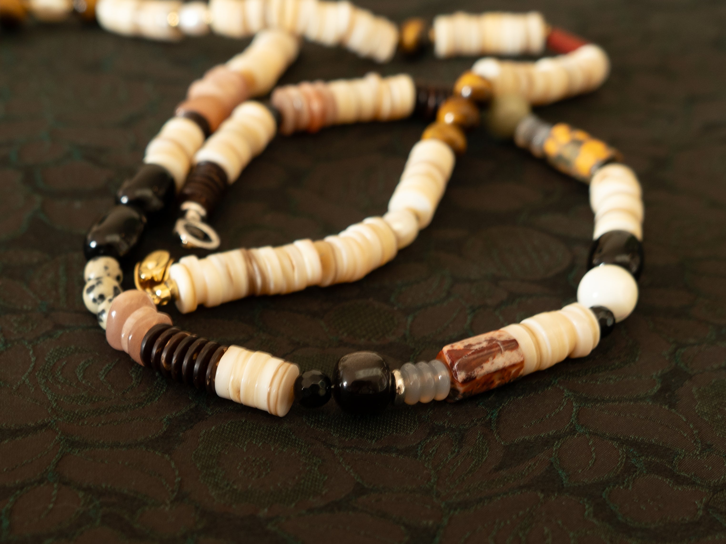 Black Pearl Station Necklace stone detail image 1 2 MAK08953.jpg