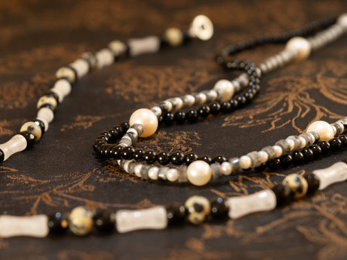 Black Onyx Pendant Necklace stone detail image 1 MAK09030.jpg