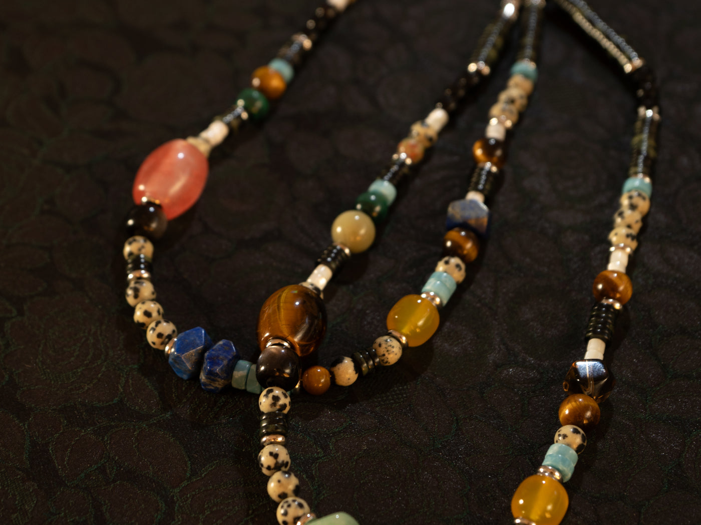 Confetti Stone Necklace stone detail image 4 MAK09050.jpg