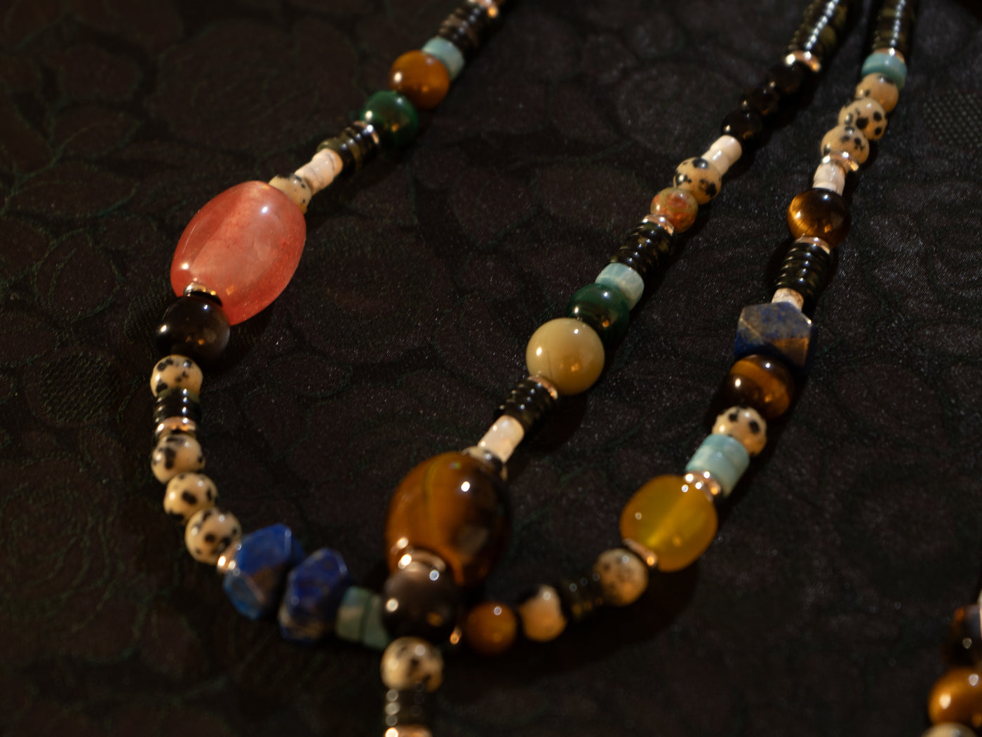 Confetti Stone Necklace stone detail image 3 MAK09052.jpg